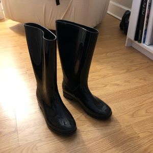 Black rain boots